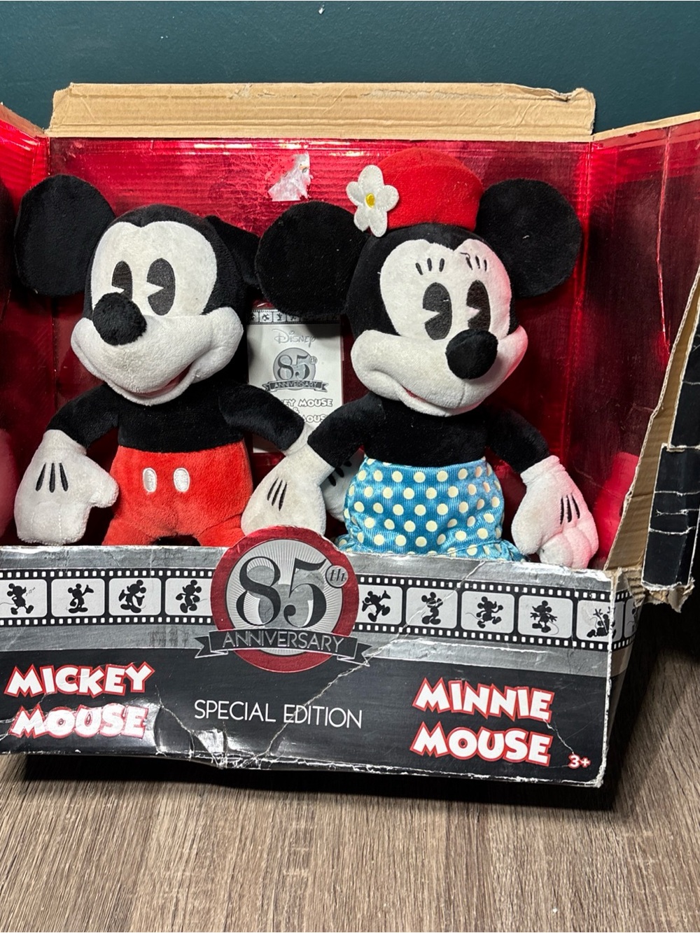 Rare 85Th Anniversary Special Edition Mickey And Minnie Set